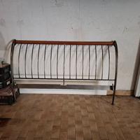 Letto matrimoniale in ferro e legno e mataerasso