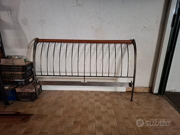 Letto matrimoniale in ferro e legno e mataerasso
