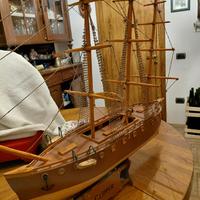 veliero in legno