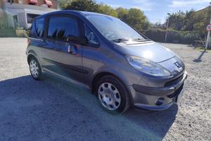 Peugeot 1007 1.4 benz [neopatentati]