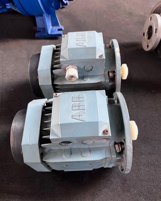 Motore elettrico trifase ABB 0.37 kW (0.5 HP) 1400