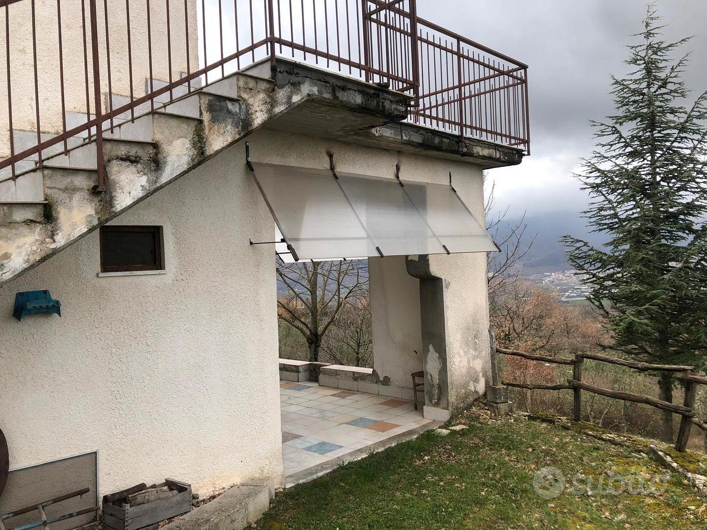 Terreno con annessa costruzione. - Vista 2