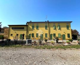CASA SEMINDIPENDENTE A SAN POSSIDONIO