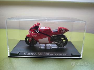 modellino moto yamaha max Biaggi 2001