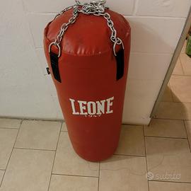 sacco da boxe più accessori