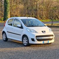 Peugeot 107 1.0 68CV 5p. Sweet Years 2009-E4 Manua