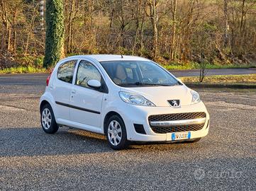 Peugeot 107 1.0 68CV 5p. Sweet Years 2009-E4 Manua
