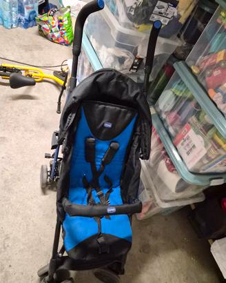 passeggino echo chicco con manicetto blu