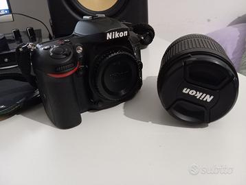 Fotocamera digitale - Nikon D7200 con obbiettivo