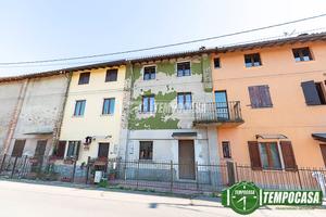 CASA INDIPENDENTE SU 3 LIVELLI