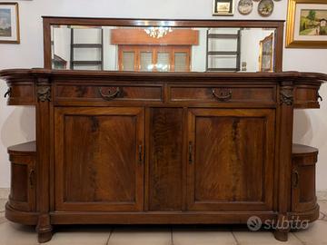 Credenza in legno con specchio