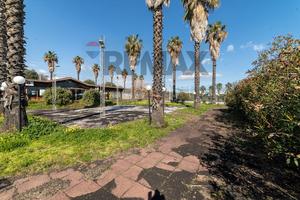 Locale Commerciale - Acireale