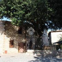 CASA SEMINDIPENDENTE A SPELLO