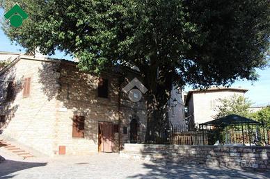 CASA SEMINDIPENDENTE A SPELLO