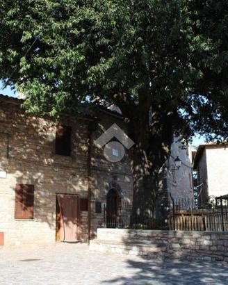 CASA SEMINDIPENDENTE A SPELLO