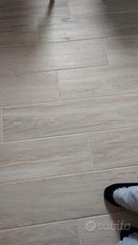 Piastrelle tipo legno in gres porcellanato 15x60