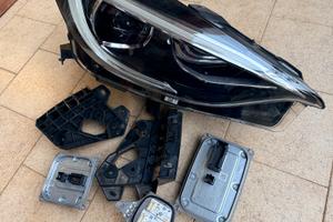 Faro anteriore destro Infiniti q30