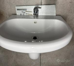 Lavandino e sanitari Ideal Standard