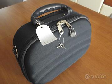 BEAUTY CASE