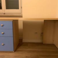 Scrivania legno colore chiaro/celeste