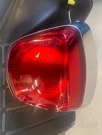 Faro Piaggio Vespa primavera e sprint 50 125 150