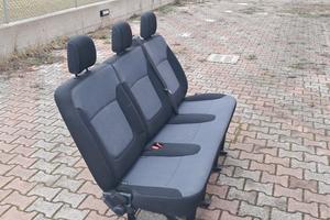 Sedili   posteriori  centrali opel vivaro 2016
