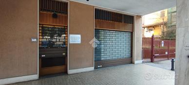 NEGOZIO A GARBAGNATE MILANESE
