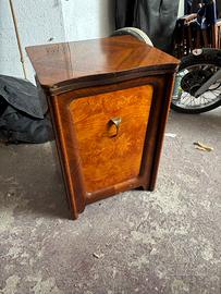 Macchina da cucire Necchi con mobile