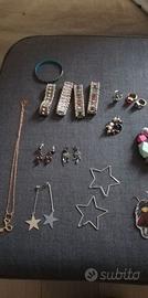 Lotto Bigiotteria assortita – Collane, Bracciali,