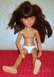 Bambola articolata tm & mga 2010