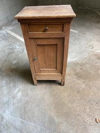 Comodino antico