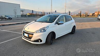 Peugeot 208 Allure Pack 2017 75cv 1600 Diesel