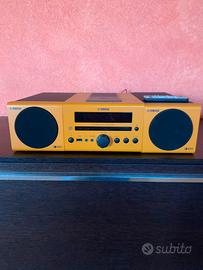 Micro hi-fi Yamaha MCR-040 Cd Radio Dock Ipod