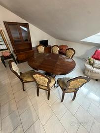 Tavolo e sedie in stile Luigi Filippo