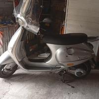 Vespa Piaggio scooter