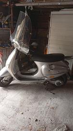 Vespa Piaggio scooter