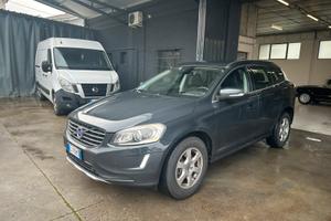 VOLVO XC60 momentum