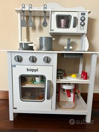 Cucina bimbi in legno con complementi