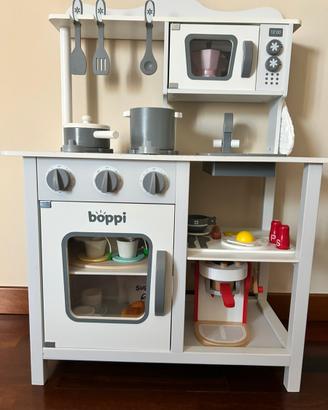 Cucina bimbi in legno con complementi