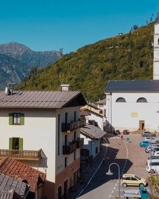 Dolomiti, albergo rist. bar gestione familiare