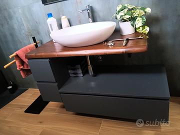 Mobile Bagno con lavabo e miscelatore 