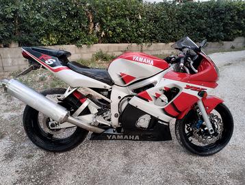 Yamaha R6