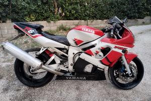 Yamaha R6