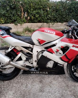 Yamaha R6