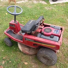 trattorino tagliaerba da riparare 