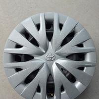 cerchi in ferro con coppe ruota Toyota yaris 15"