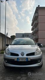 Clio III 2007 usata con impianto a metano