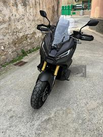 Xadv 750