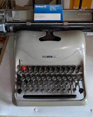 Macchina da scrivere Olivetti M80