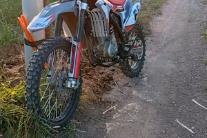 Lem 250 4t